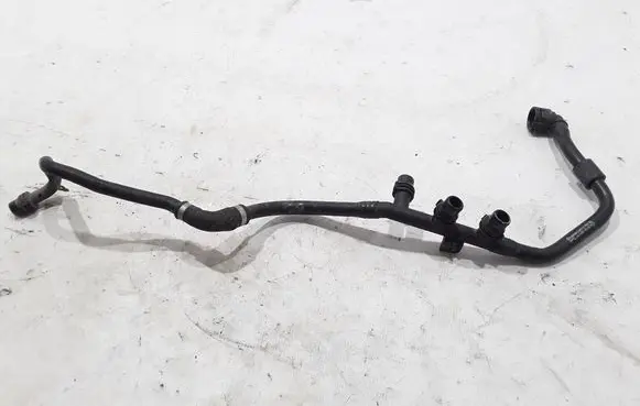 Engine coolant pipe/hose