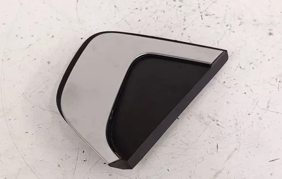 Subaru Legacy Fender end trim 