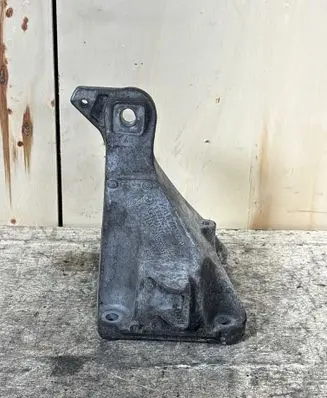 BMW 1 E81 E87 Engine mounting bracket 6781916 22116781916