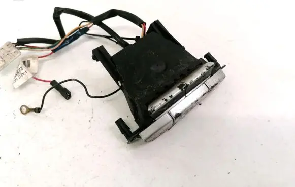 Steering wheel buttons/switches