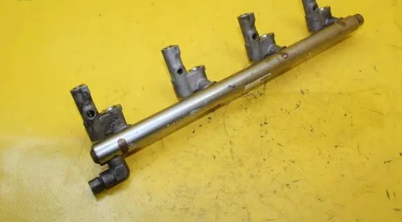 Jaguar XJ X351 Fuel main line pipe 8W93-9G802-AF