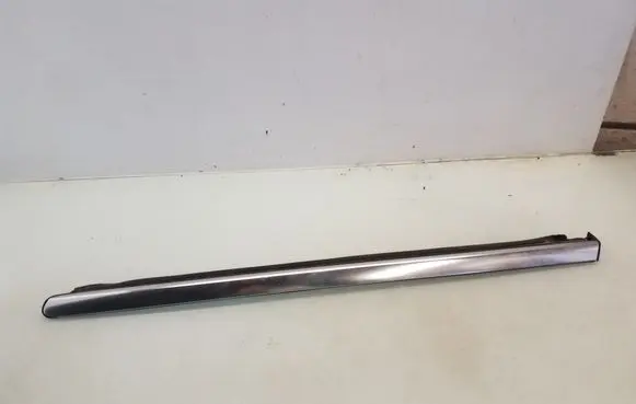 Mercedes-Benz R W251 Rear door trim (molding) 251690828480