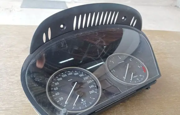 BMW 5 E60 E61 Speedometer (instrument cluster) 9194891 398047 001402