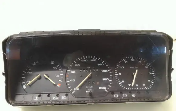 Volkswagen Transporter - Caravelle T4 Speedometer (instrument cluster) 81117657