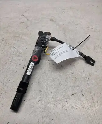 Hyundai Sonata Seat belt height adjuster 34098739G