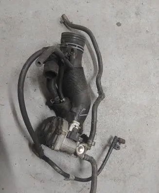 Volkswagen Golf IV Throttle valve 06A133064H