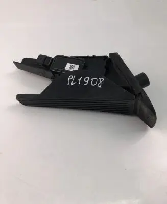 Volvo XC60 Accelerator throttle pedal 32269124