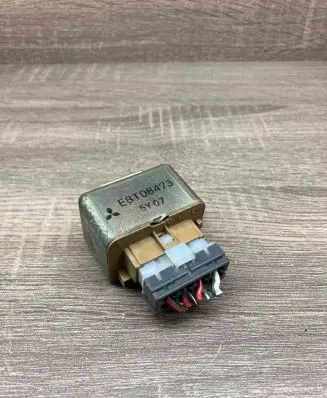 Mitsubishi Carisma Other control units/modules E8T08473 5Y07