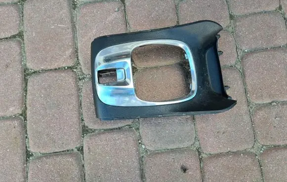 Opel Meriva B Gear shifter surround trim plastic 13258302