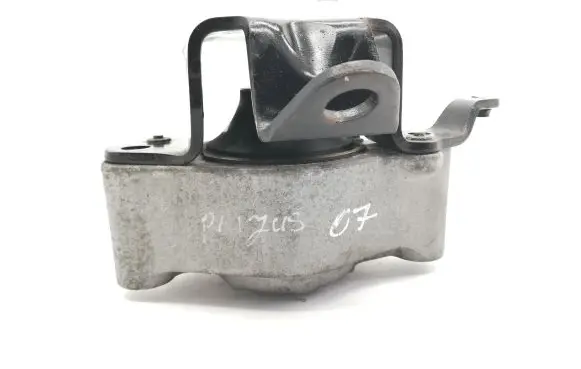 Toyota Prius (XW20) Engine mount bracket RT562401