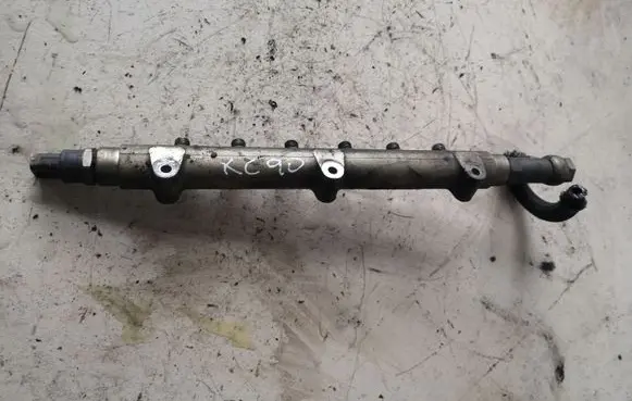 Volvo XC90 Fuel main line pipe 0445215015
