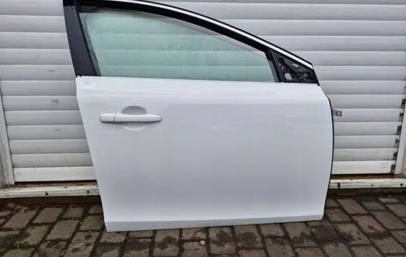 Volvo V40 Front door