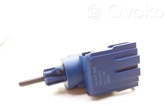 Volkswagen PASSAT B5 Brake pedal sensor switch 1J0927189F