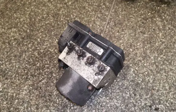 Toyota Avensis T250 ABS Pump 0265800313 2265100416