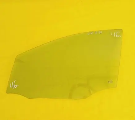 Mercedes-Benz A W169 Front door window glass four-door