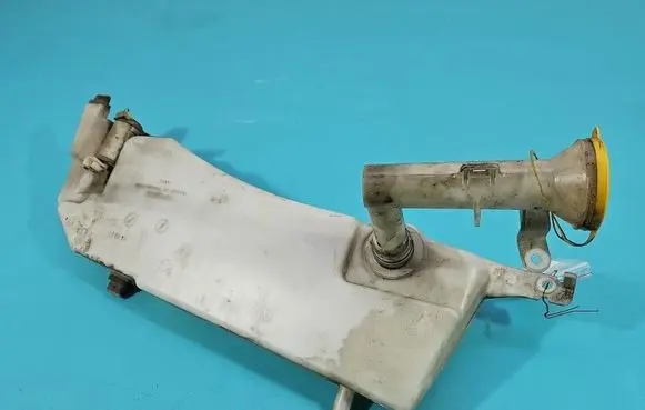 Isuzu D-Max Windshield washer fluid reservoir/tank IMPRK1535847