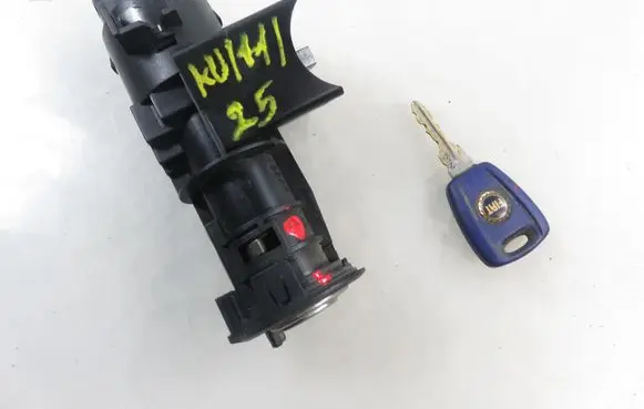 Fiat Punto (188) Ignition lock 