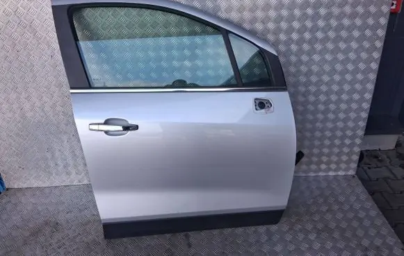 Chevrolet Trax Front door