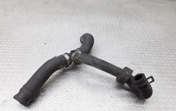 Volkswagen PASSAT B5 Engine coolant pipe/hose