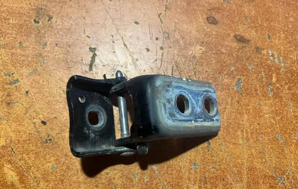Citroen C4 II Front door upper hinge
