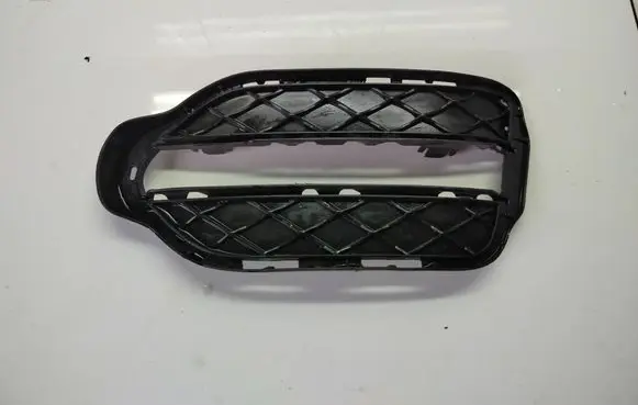 Mercedes-Benz GLK (X204) Front bumper lower grill A2048857123