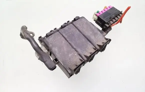 Volkswagen Polo IV 9N3 Fuse module 5Z0937548C