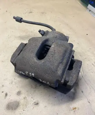 BMW 5 E39 Front brake caliper