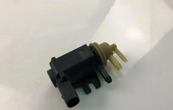 Volkswagen Golf VII Turbo solenoid valve 1K0906627B