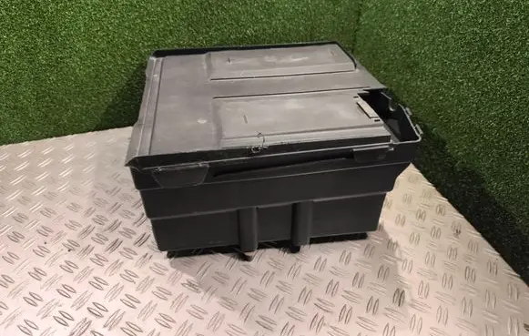 Battery box tray