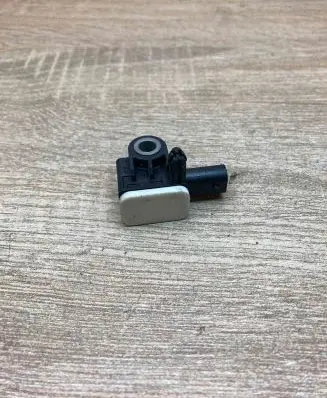 Mercedes-Benz B W246 W242 Airbag deployment crash/impact sensor A1668210151 56054085AA