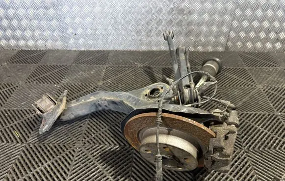 BMW X1 F48 F49 Rear wheel hub spindle/knuckle 7646867