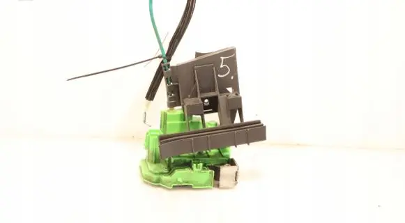 Alfa Romeo Giulietta Front door lock