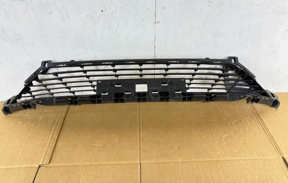 Peugeot 308 Front bumper lower grill 9827977380