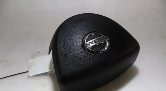 Nissan Altima Steering wheel airbag