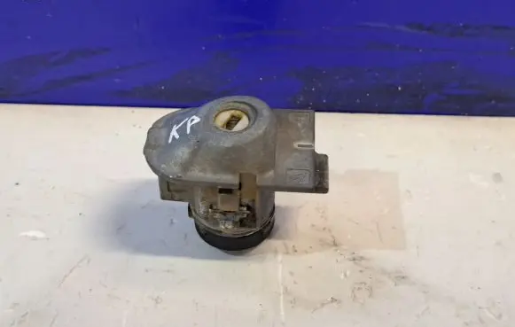 Jaguar XF X250 Front door lock (next to the handle) 30784963