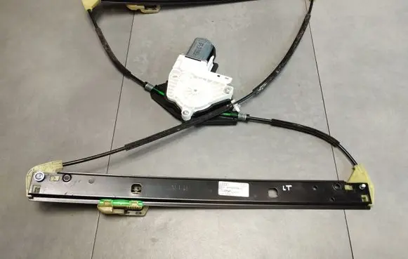 Rear door window regulator with motor