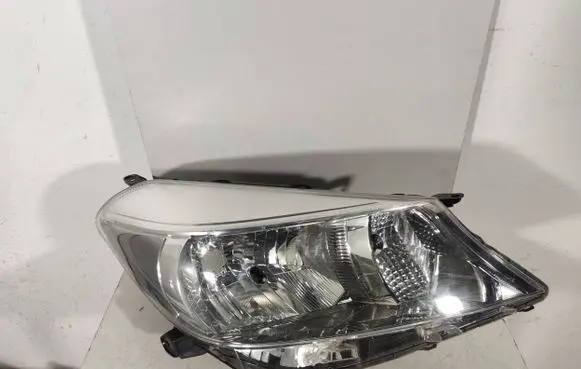 Toyota Yaris Headlight/headlamp