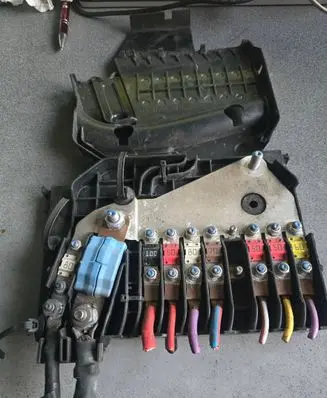 Ford Focus Fuse box set AV6T14A067B
