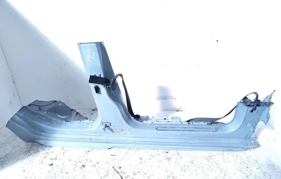 Audi A1 Pillar (middle) 