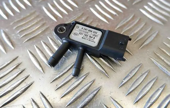 Nissan Qashqai Exhaust gas pressure sensor 227702184R 0281006252