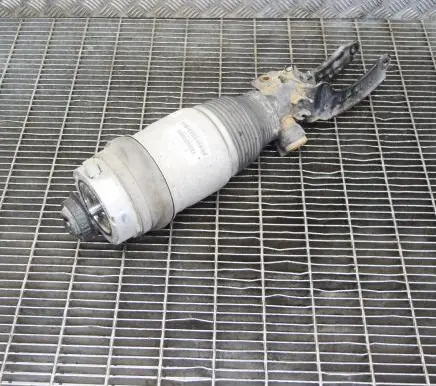 Audi Q7 4L Front shock absorber/damper 7L8616040