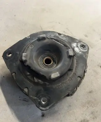 Renault Modus Coil spring mount 8200183567 820018356
