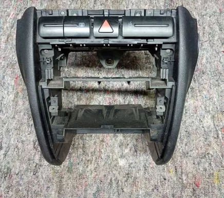 Seat Leon (1M) Radio/GPS head unit trim 1M0863243 1M0863243M