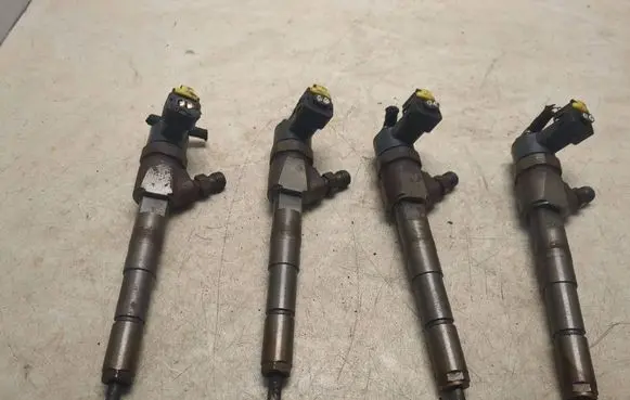 Fiat Doblo Fuel injectors set 0445110524