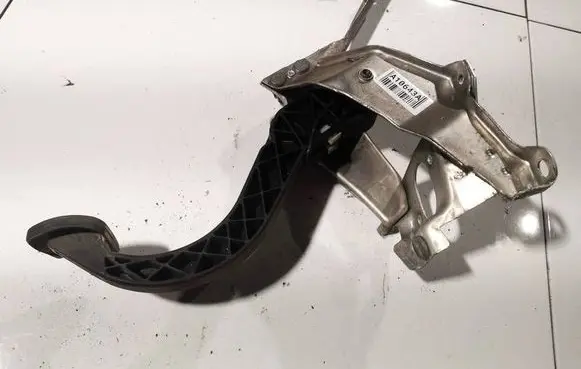 Opel Combo C Brake pedal 9156593