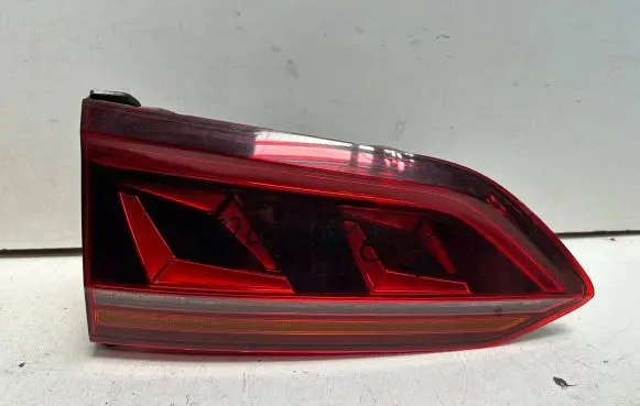 Volkswagen Touareg III Rear/tail lights 760945307 195692774