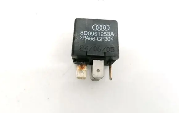 Volkswagen PASSAT B5.5 Other relay 8D0951253A V23134B52X301
