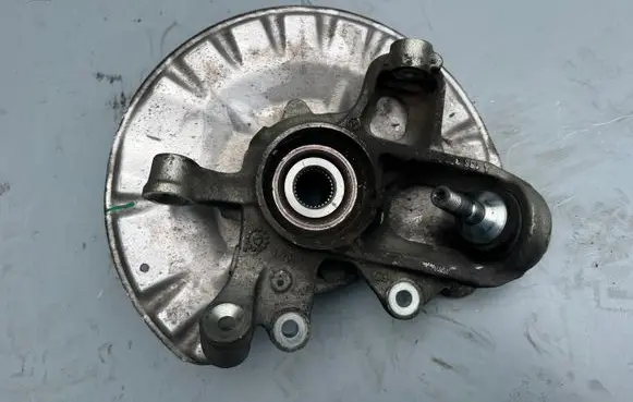 Mercedes-Benz CLS C218 X218 Rear wheel hub A1663570205