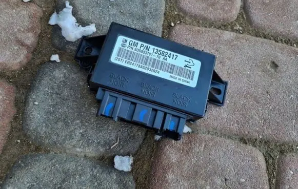 Opel Mokka Seat control module 13582417