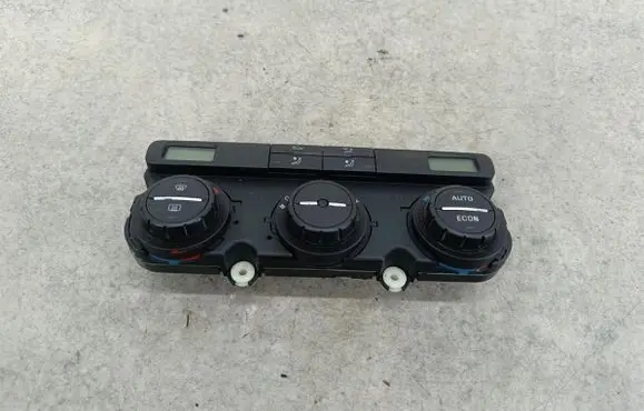Skoda Octavia Mk2 (1Z) Climate control/heater control trim 
